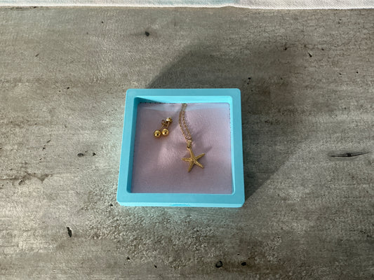 Starfish Gold Necklace