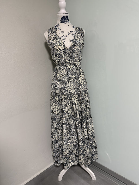 Chic Floral Escape Dress