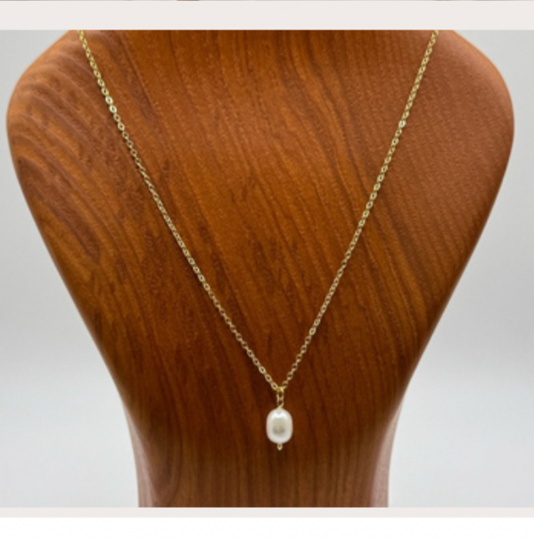 Sol Pearl Necklace