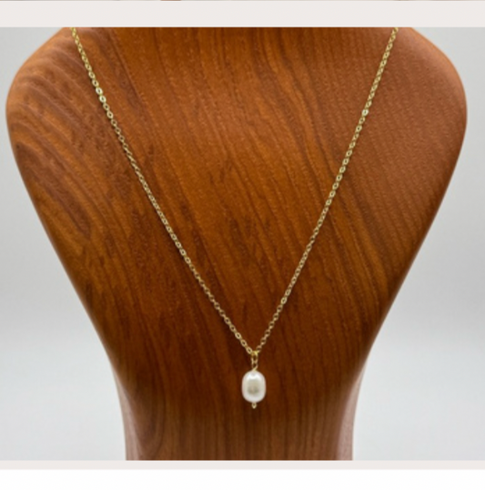 Sol Pearl Necklace
